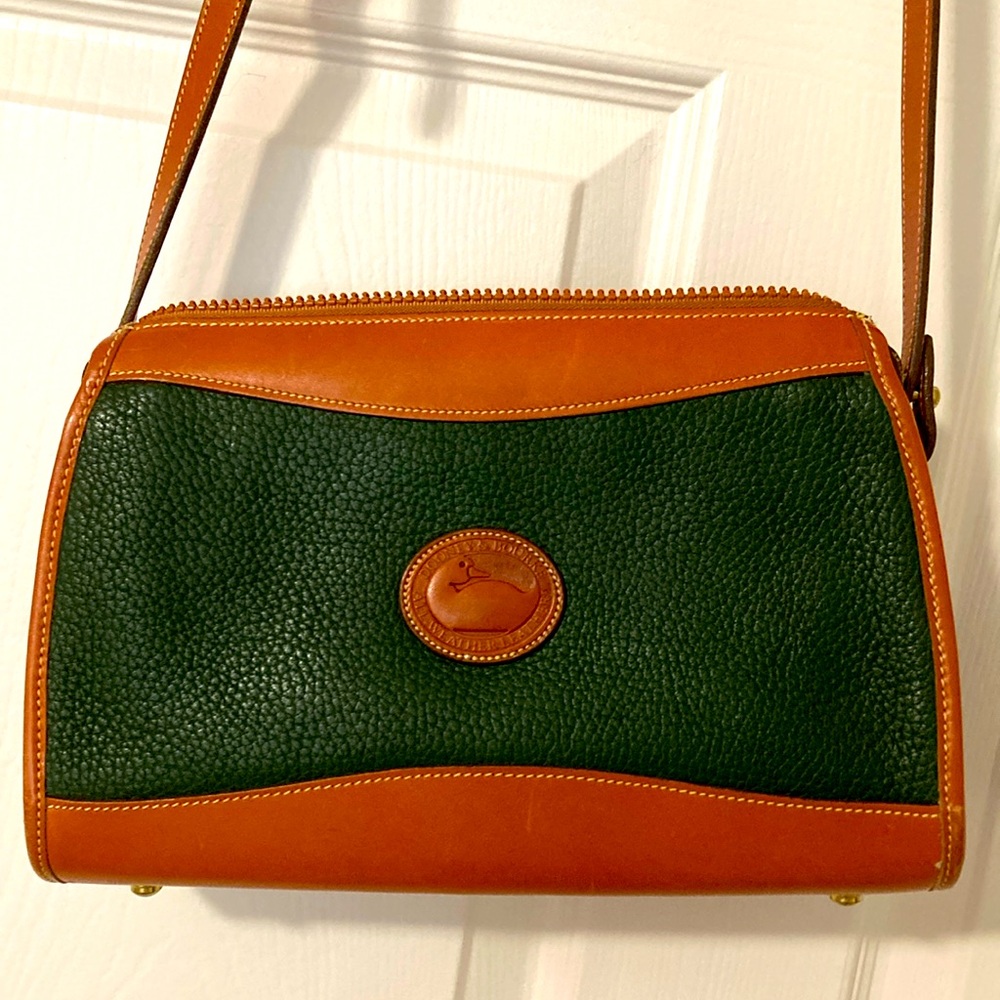 Dooney & Burke vintage hunter green leather crossbody bag with top zipper